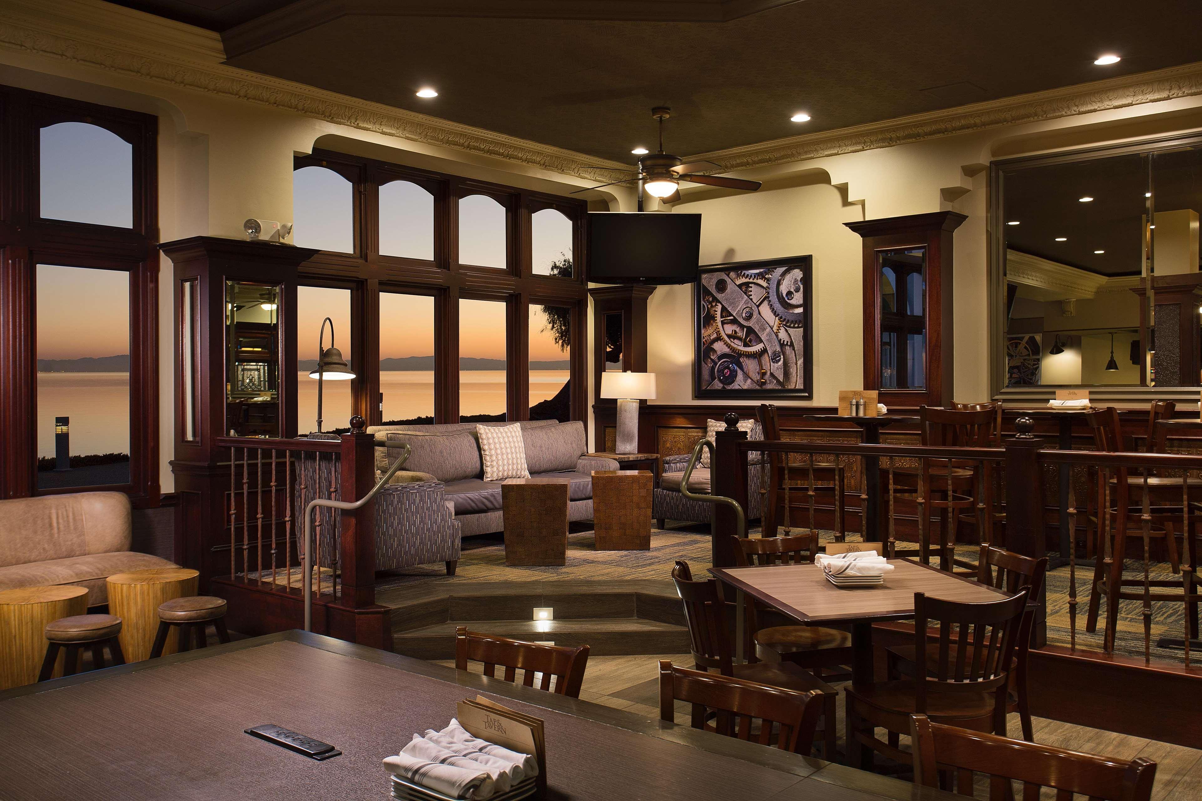 Embassy Suites San Francisco Airport - Waterfront Бърлингейм Екстериор снимка