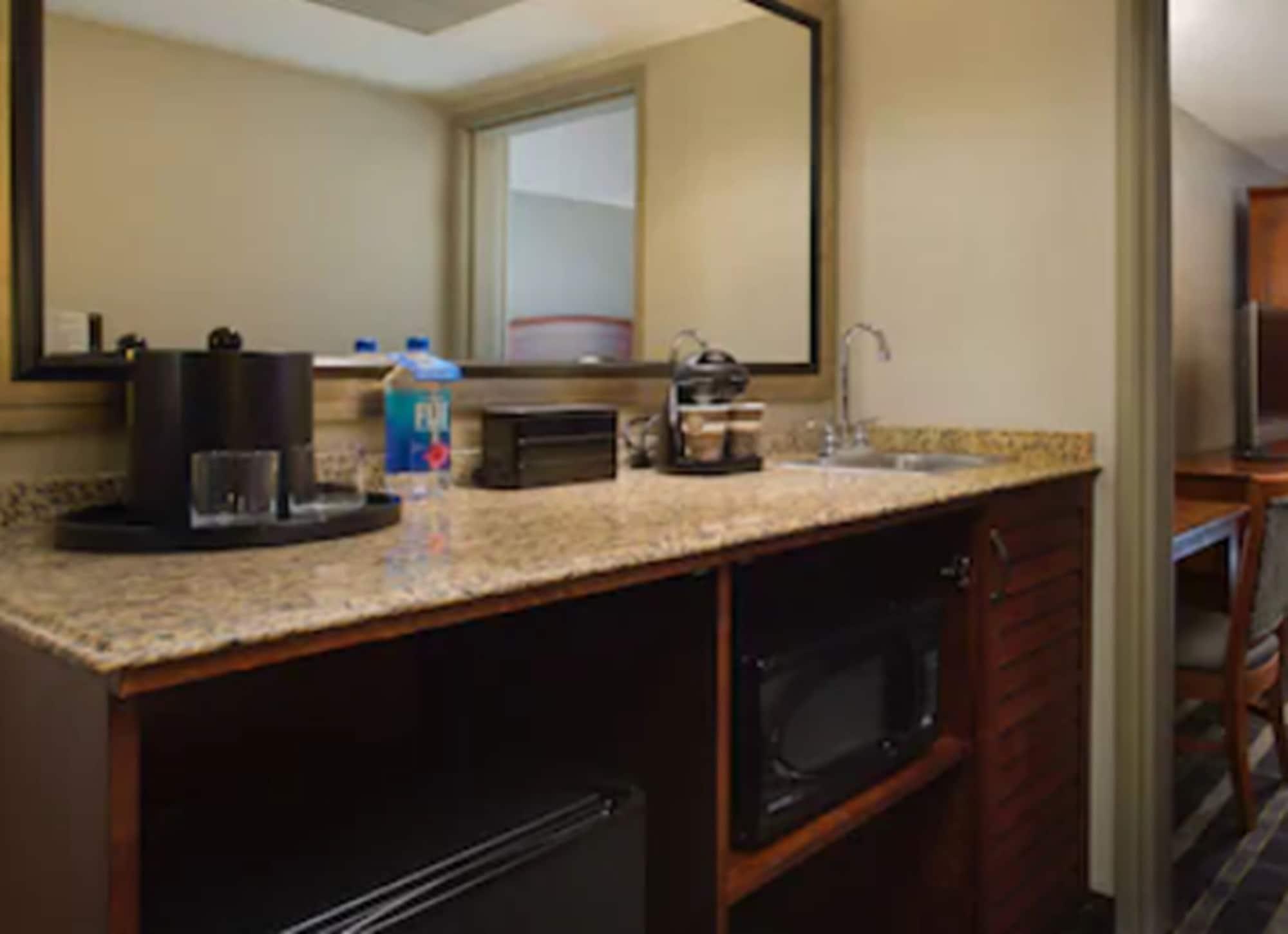 Embassy Suites San Francisco Airport - Waterfront Бърлингейм Екстериор снимка