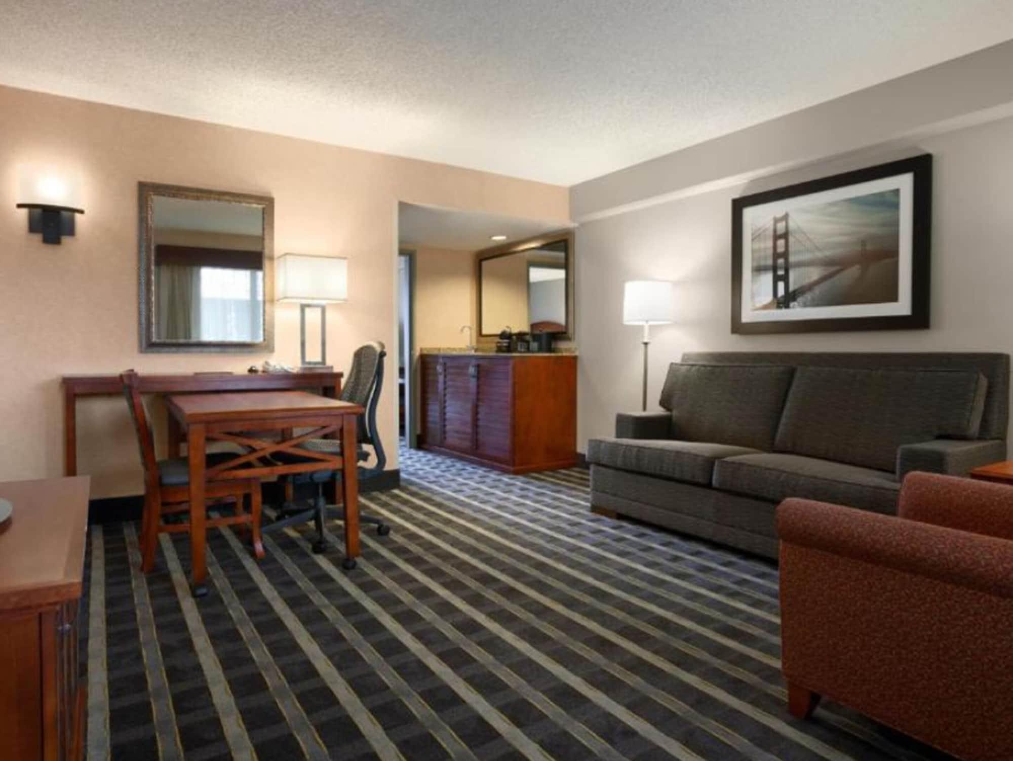 Embassy Suites San Francisco Airport - Waterfront Бърлингейм Екстериор снимка