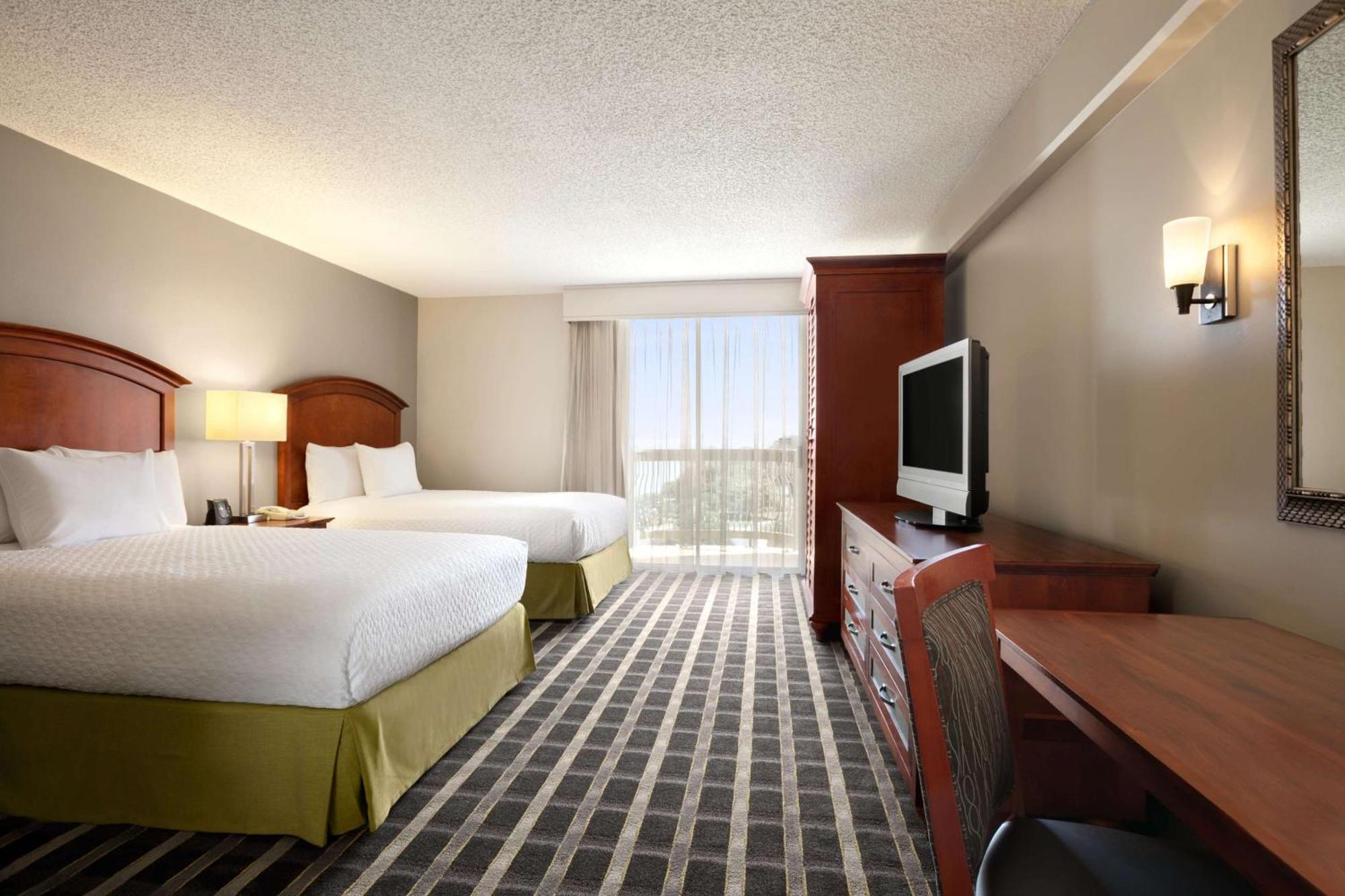 Embassy Suites San Francisco Airport - Waterfront Бърлингейм Екстериор снимка