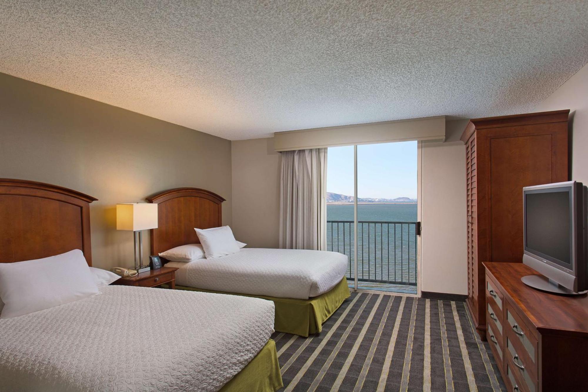 Embassy Suites San Francisco Airport - Waterfront Бърлингейм Екстериор снимка