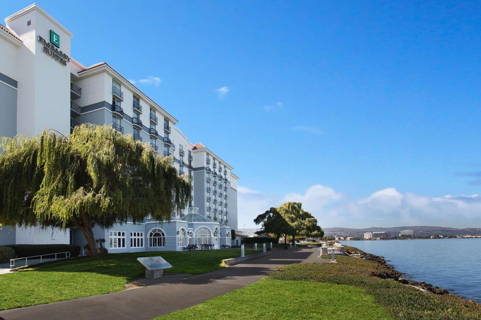 Embassy Suites San Francisco Airport - Waterfront Бърлингейм Екстериор снимка