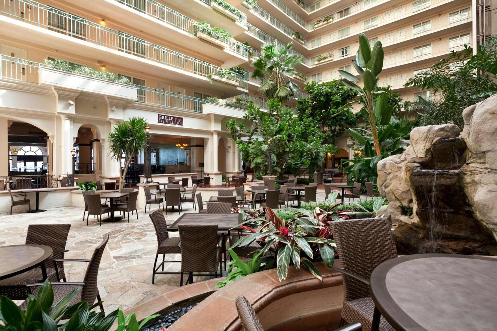 Embassy Suites San Francisco Airport - Waterfront Бърлингейм Екстериор снимка