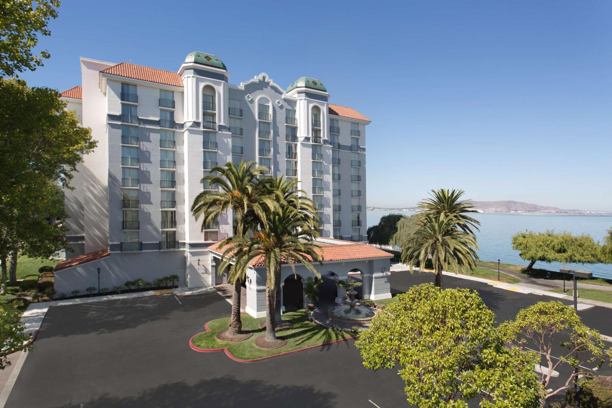 Embassy Suites San Francisco Airport - Waterfront Бърлингейм Екстериор снимка