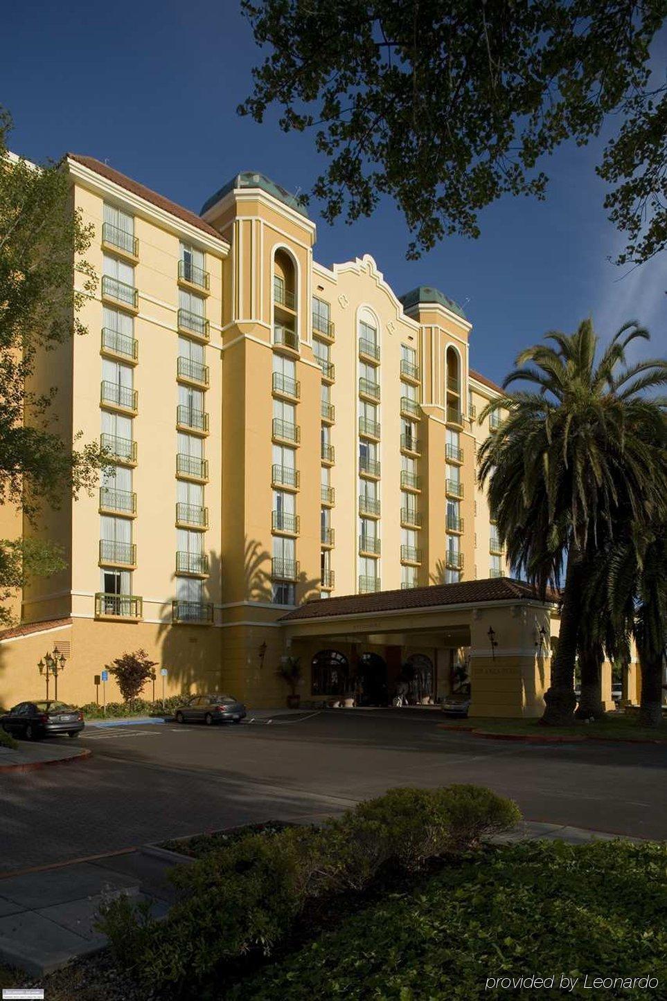 Embassy Suites San Francisco Airport - Waterfront Бърлингейм Екстериор снимка