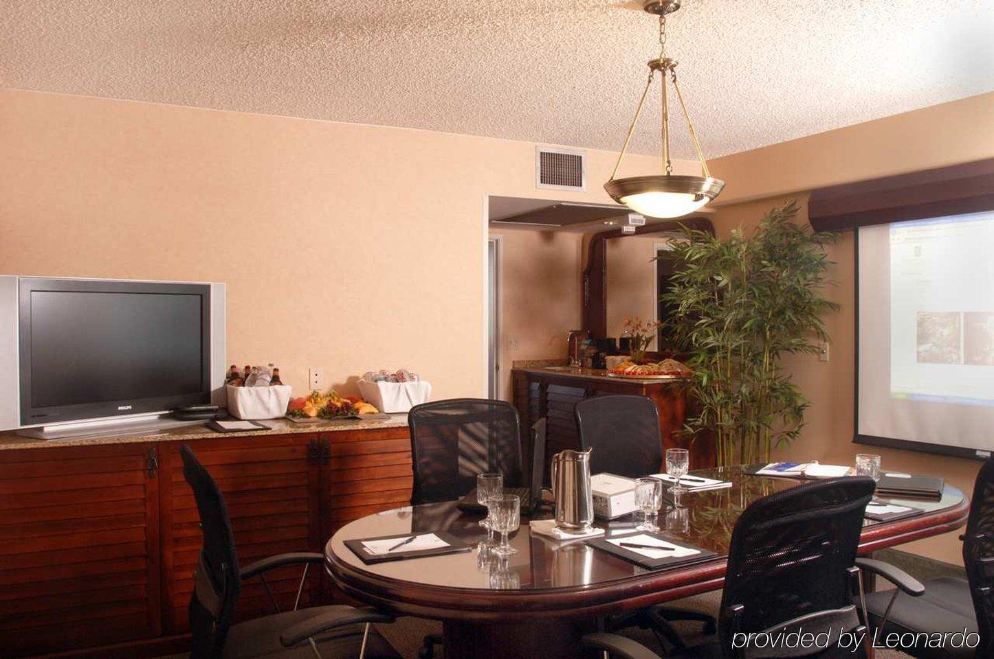 Embassy Suites San Francisco Airport - Waterfront Бърлингейм Екстериор снимка