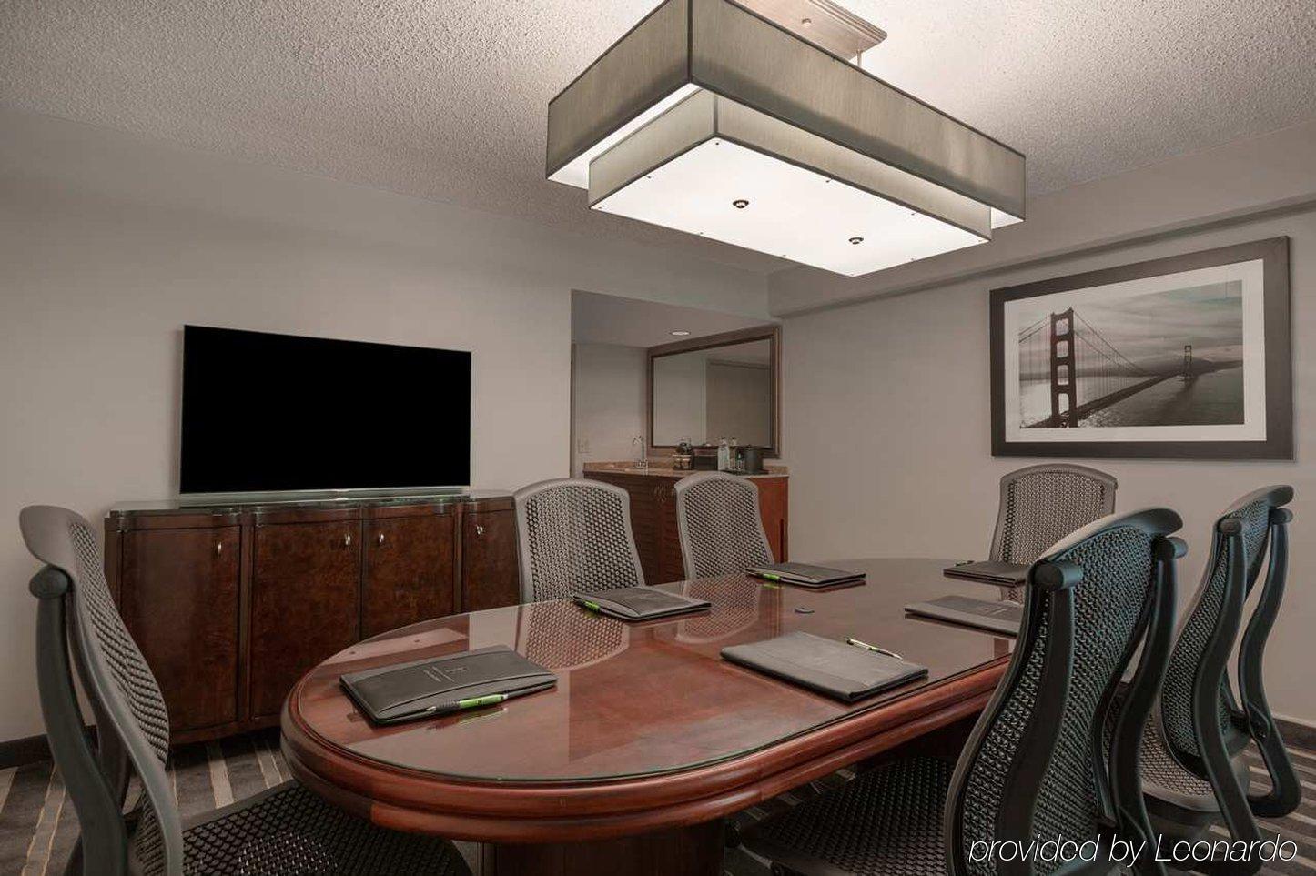 Embassy Suites San Francisco Airport - Waterfront Бърлингейм Екстериор снимка